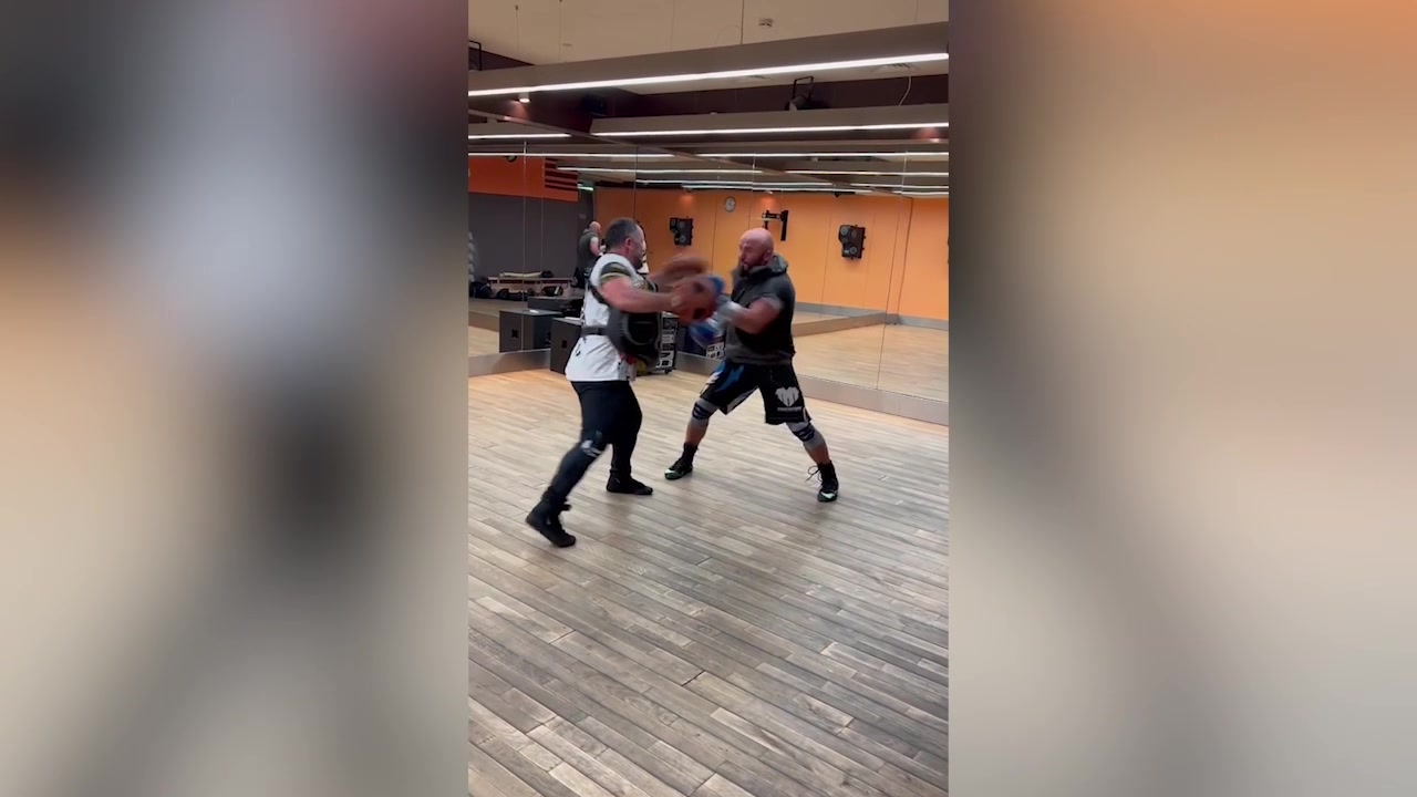 Боксёрская тренировка Магомеда Исмаилова перед боем с Монсоном