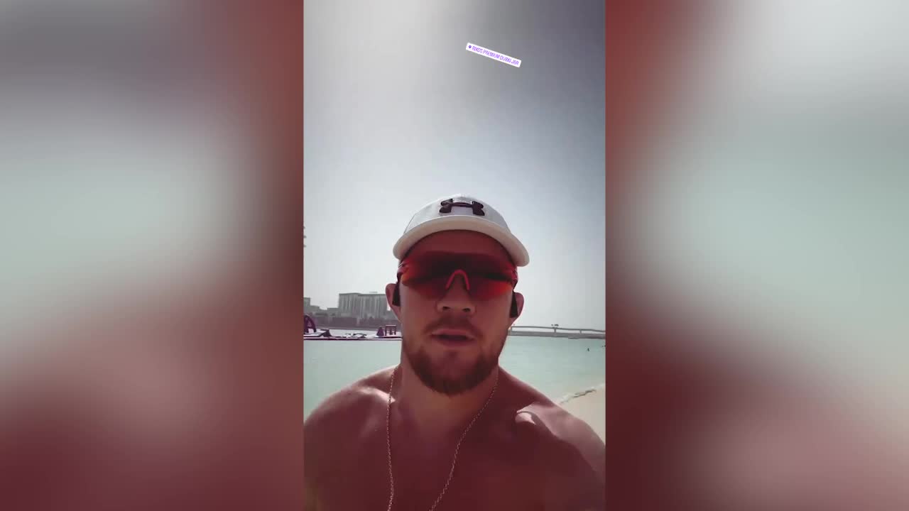 Пётр Ян устроил пробежку по пляжу в Дубае