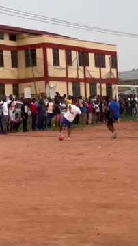 Промес сыграл с Депаем в футбол в Гане