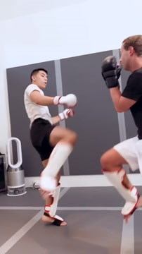 Марк Цукерберг показал тренировку по ММА с бойцом UFC Кхай Ву