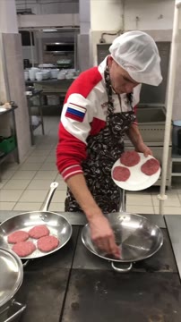 Большунов опубликовал кулинарное видео