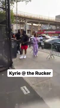 Кайри Ирвинг посетил площадку Rucker Park в Нью-Йорке