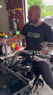 Алекс Перейра подарил Тейшейре мотоцикл Harley-Davidson