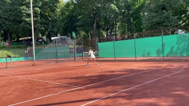 Костомаров показал теннисную тренировку дочери
