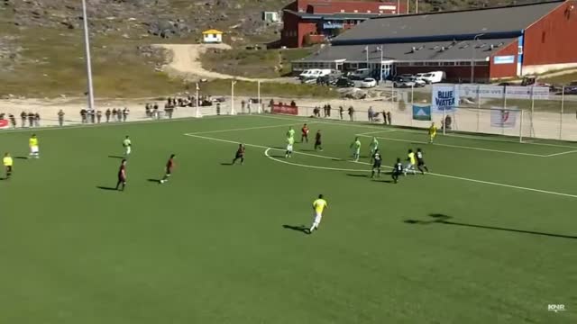Гол удивительным ударом в «девятку» в чемпионате Гренландии