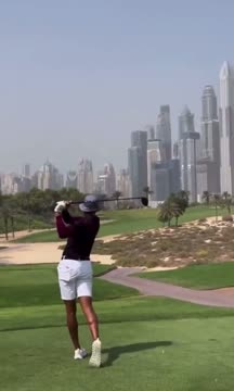 Стефен Карри играет в гольф в Дубае