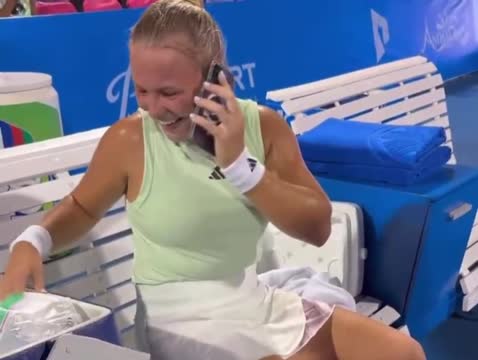 Диана Шнайдер звонит маме после завоевания 1-го титула WTA