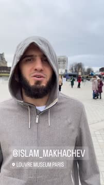 Ислам Махачев посетил Париж