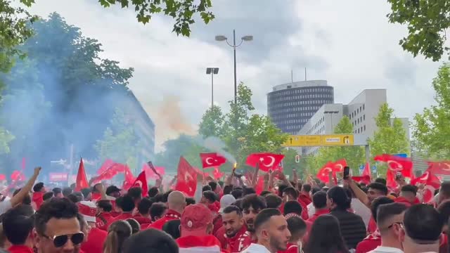 Турецкие фанаты на улицах Германии на Евро-2024