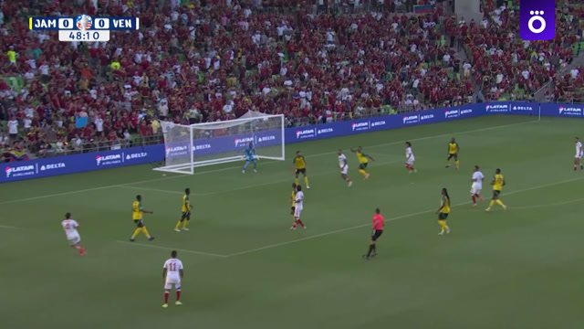 Гол Рондона помог сборной Венесуэлы разгромить Ямайку