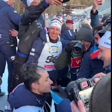 Эрику Перро побрили голову после победы на чемпионате мира