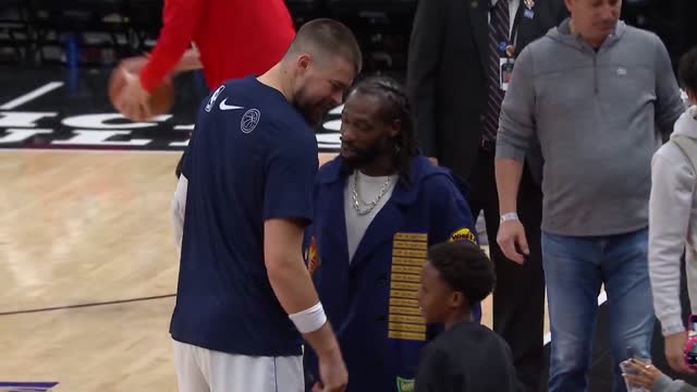 Патрик Беверли посетил игру «Чикаго» и «Клипперс»