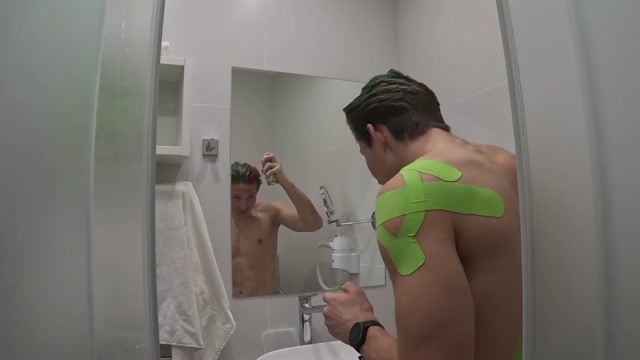 Коростелёв покрасил волосы в цвета флага Татарстана