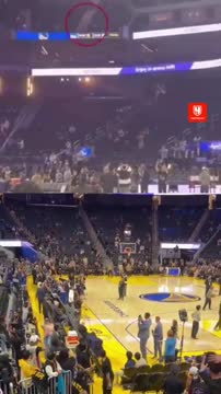 Бросок Стефена Карри из подтрибунного туннеля оказался фейком