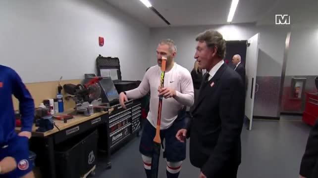 Илья Сорокин подарил Овечкину свою клюшку