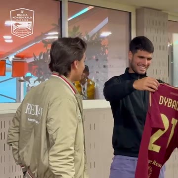 Карлос Алькарас и Пауло Дибала обменялись подарками