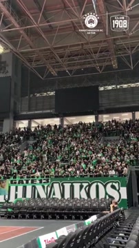 8000 фанатов «Панатинаикоса» пришли на открытую тренировку