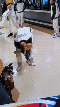 Йокич играет с дочерью перед шестым матчем с «Оклахомой»