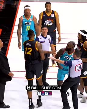 Ховард и Стивенсон подрались в дебюте лиги BIG3