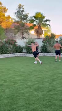 Илия Топурия сыграл в футбол