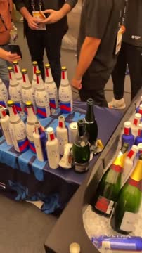 Игроки «Оклахомы» оставили ящики нетронутого шампанского