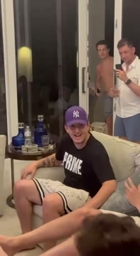 Эмоции Петра Андреянова после выбора «Коламбусом» на драфте НХЛ