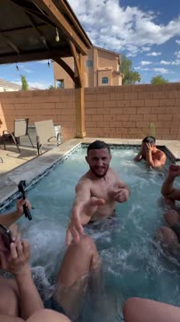 Двалишвили показал, как отдыхает в джакузи