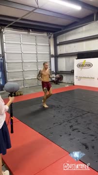 Тренировка Порье на скакалке перед финальным боем