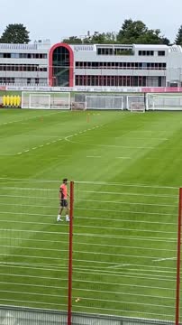 Томас Мюллер тренируется на базе «Баварии»