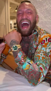 Макгрегор похвастался дорогими часами вместе с возлюбленной