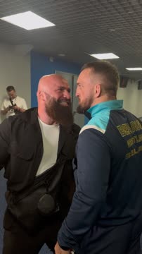 Магомед Исмаилов и Влад Белаз провели битву взглядов