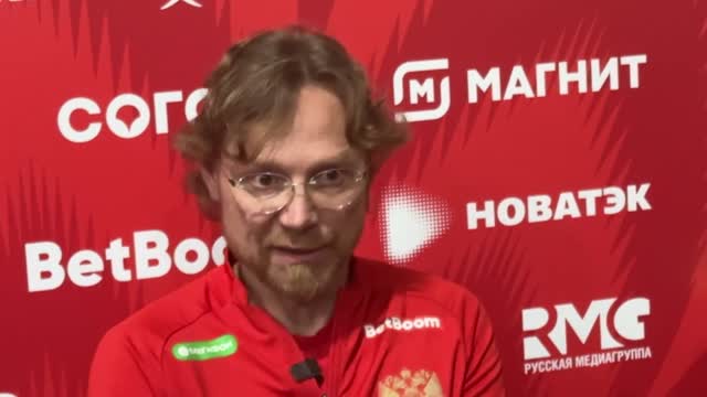 Пресс-подход Валерия Карпина после тренировки сборной России