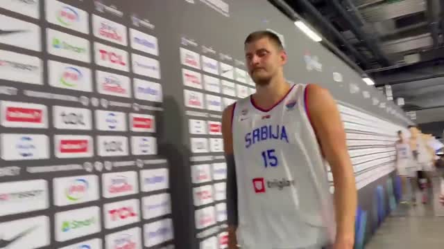 Подавленный Никола Йокич покинул арену после вылета с Евробаскета