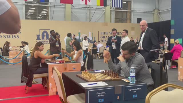 Андрей Есипенко опоздал на партию с Яном Непомнящим на Большой Швейцарке