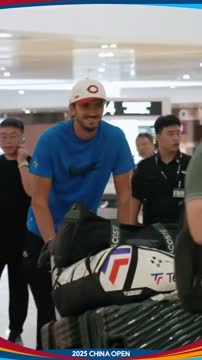 Даниил Медведев прилетел на турнир в Пекине