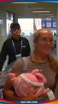 Мирра Андреева прилетела на турнир в Пекин