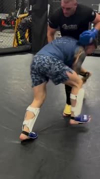 Подготовка Тома Аспиналла к поединку с Сирилем Ганом