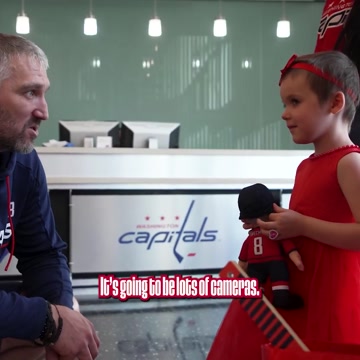 Овечкин сделал подарок девочке, которая борется с раком