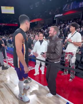 Девин Букер встретился с Дэвидом Бекхэмом и Джеки Чаном