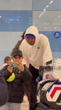 Даниил Медведев прилетел на турнир в Алма-Ату