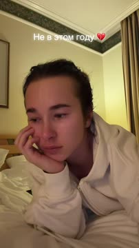 Дарья Непряева плачет после решения FIS о недопуске россиян на Олимпиаду