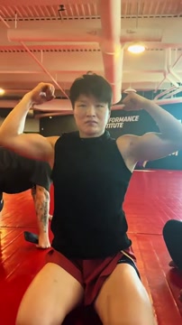 Чжан показала физическую форму перед боем с Валентиной Шевченко