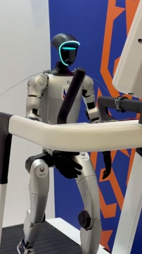 Робот-гуманоид на РСД-2025