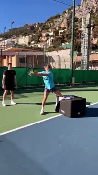Руне показал, как тренируется на корте в Монте-Карло