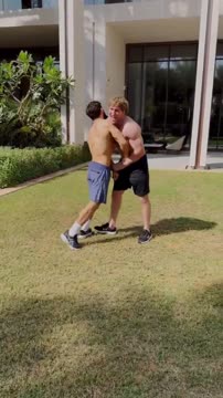 Артур Алексанян победил в схватке Армана Царукяна