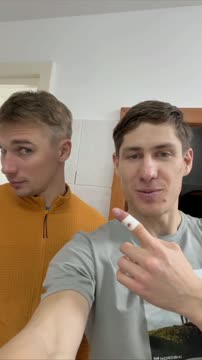 Латыпов сделал стрижку Смольскому