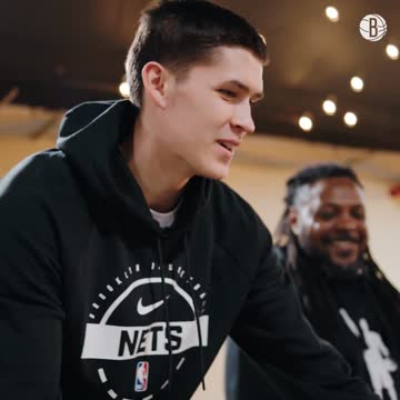 Егор Дёмин поучаствовал в акции «Бруклина» ко Дню благодарения