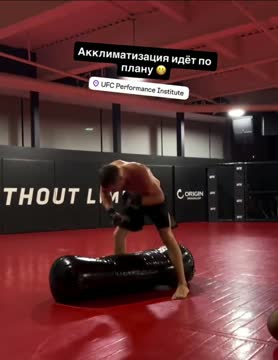 Пётр Ян отрабатывает удары в партере перед реваншем с Двалишвили