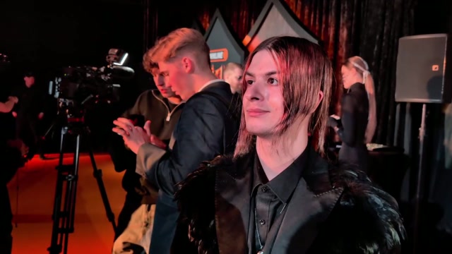 ivanzolo2004 на SLAY 2025 — про свой костюм и шутку Братишкина