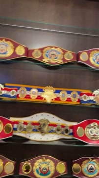 Теренс Кроуфорд продемонстрировал «альтернативные» пояса